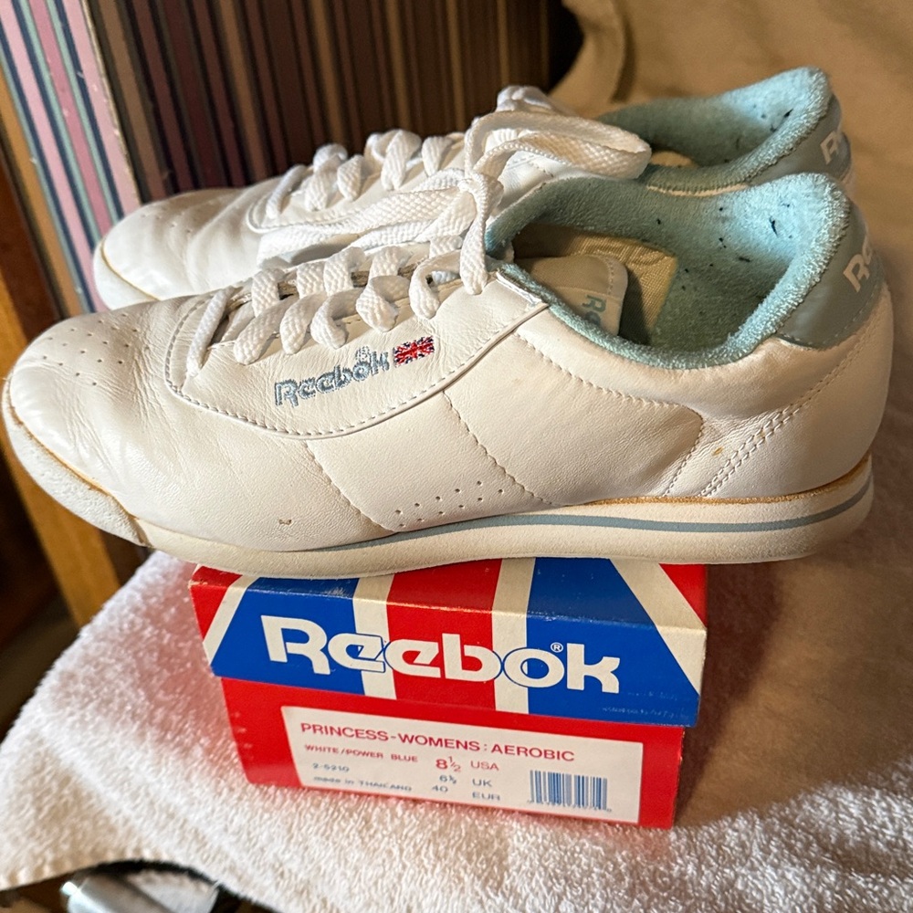 Reebok women’s princes White/ powder blue Sneakers Size 8 1/2 - Picture 2 of 6